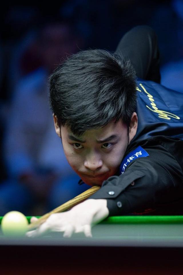 在球场上精 在球场上精