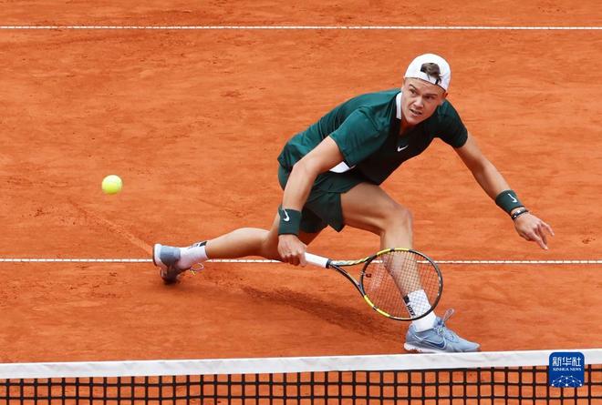 球限制了她 球限制了她